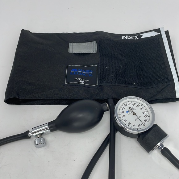 Mabis LEGACY Aneroid Sphygmomanometer with Black Nylon Cuff-ADULT - - Picture 2 of 12